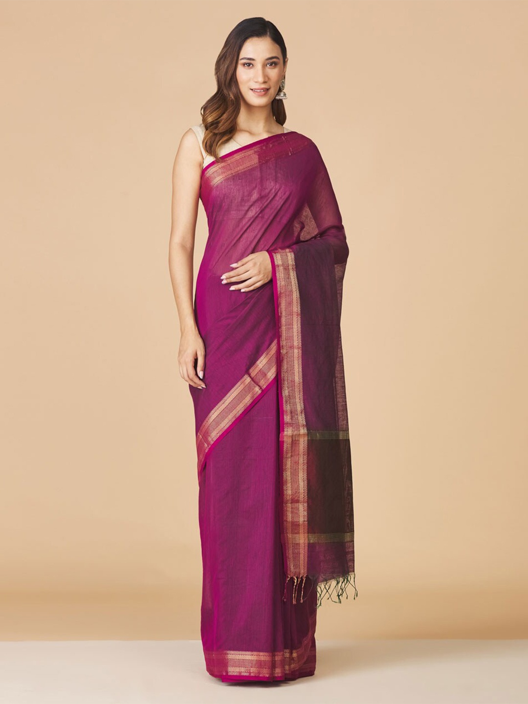 

Fabindia Red & Gold-Toned Silk Cotton Ready to Wear Maheshwari Saree