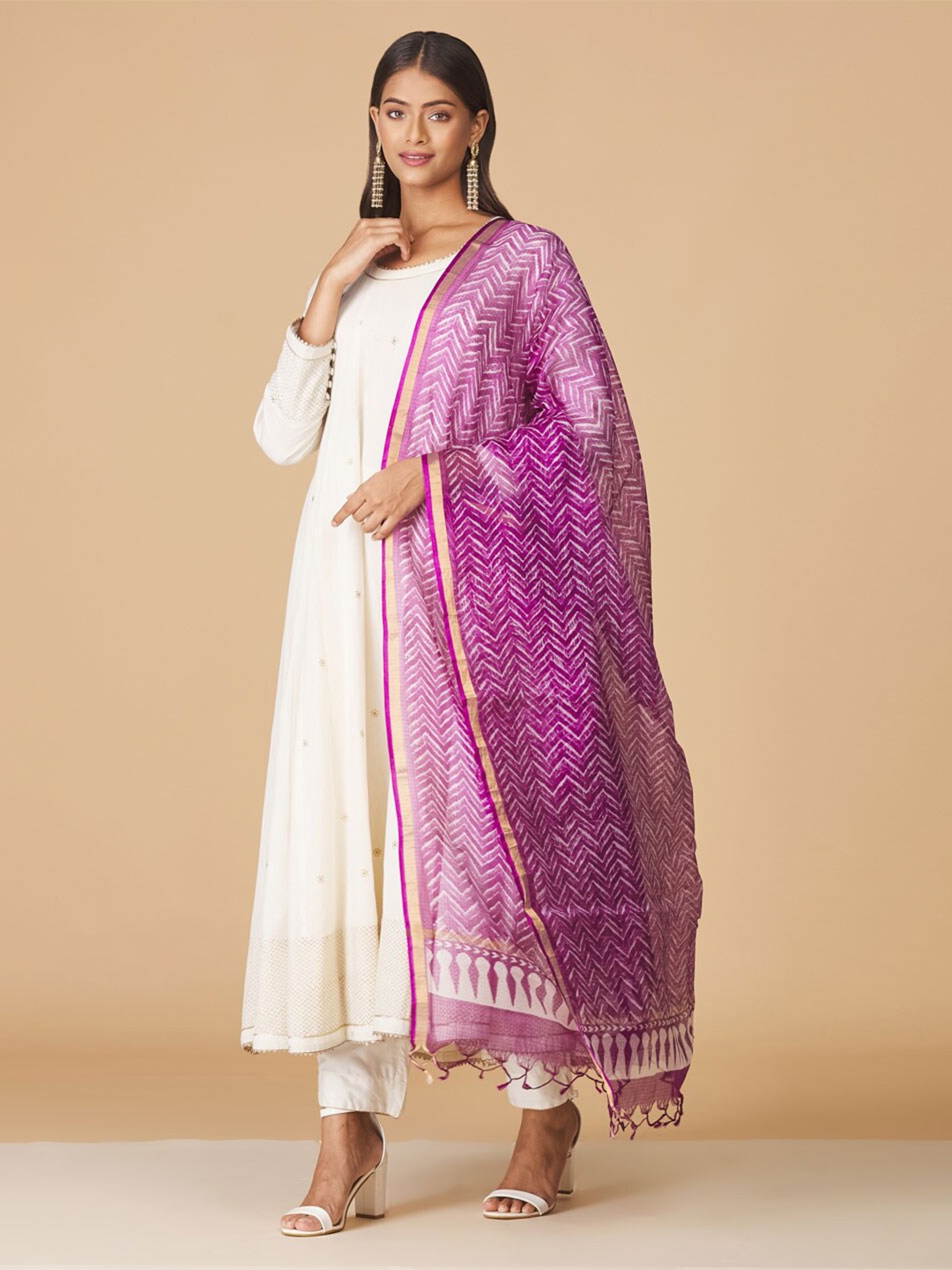 

Fabindia Purple & White Printed Pure Silk Dupatta