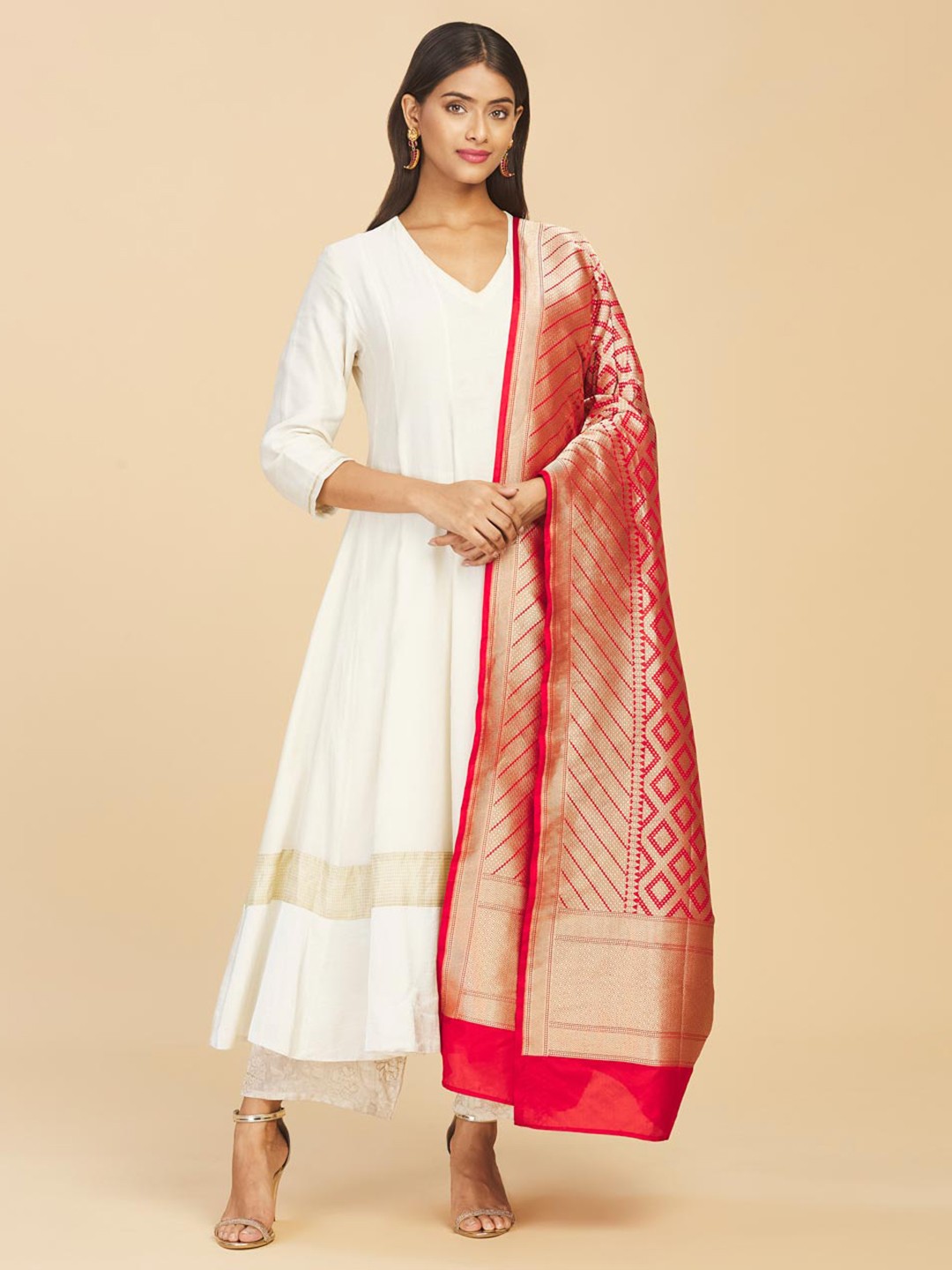 

Fabindia Red & Gold-Toned Ethnic Motifs Woven Design Pure Silk Dupatta