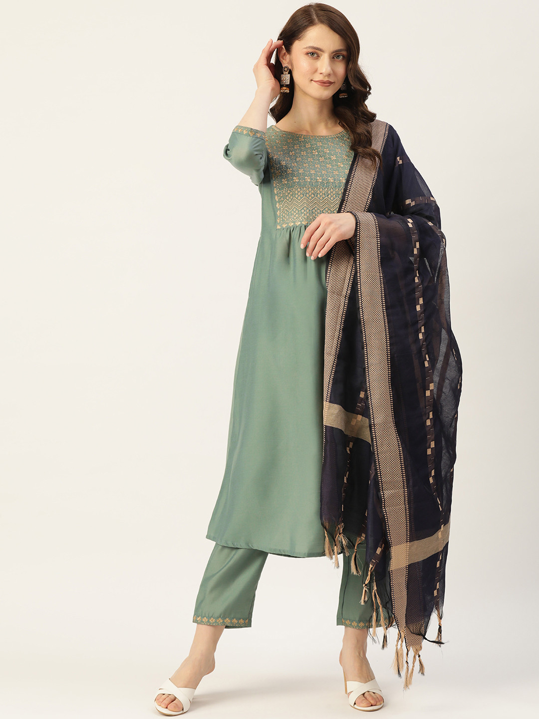 

MissKurti Women Green Floral Embroidered Kurta with Trousers & With Dupatta