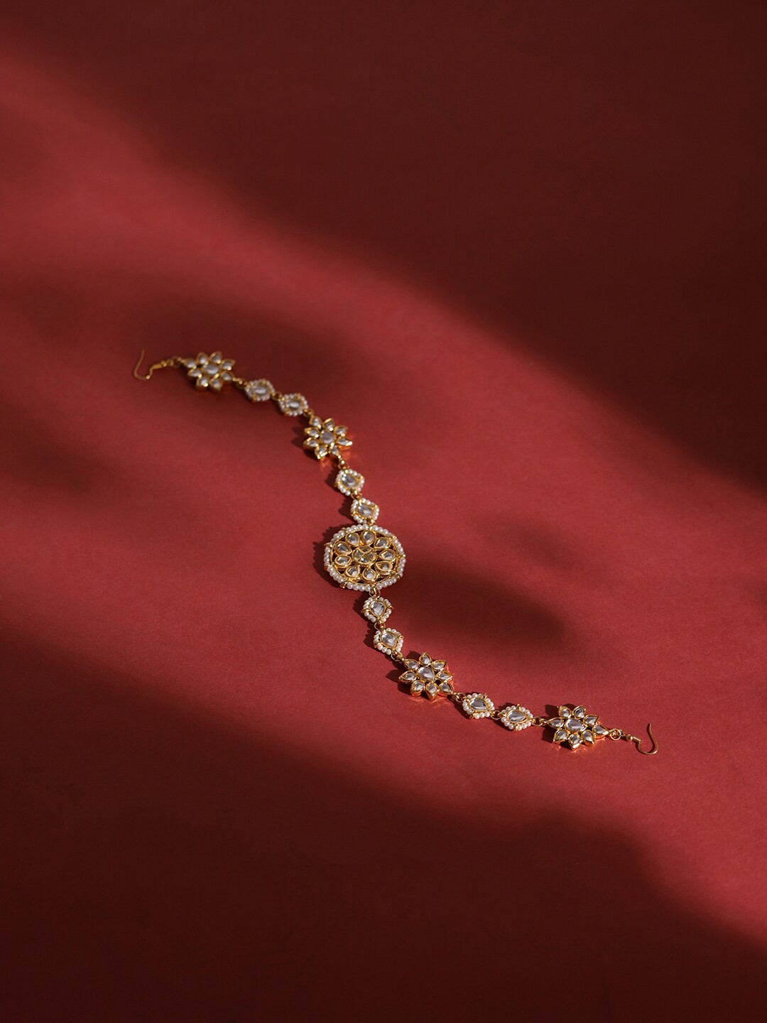 

Ruby Raang Gold-Plated White Kundan-Studded & Pearl Beaded Hair Band