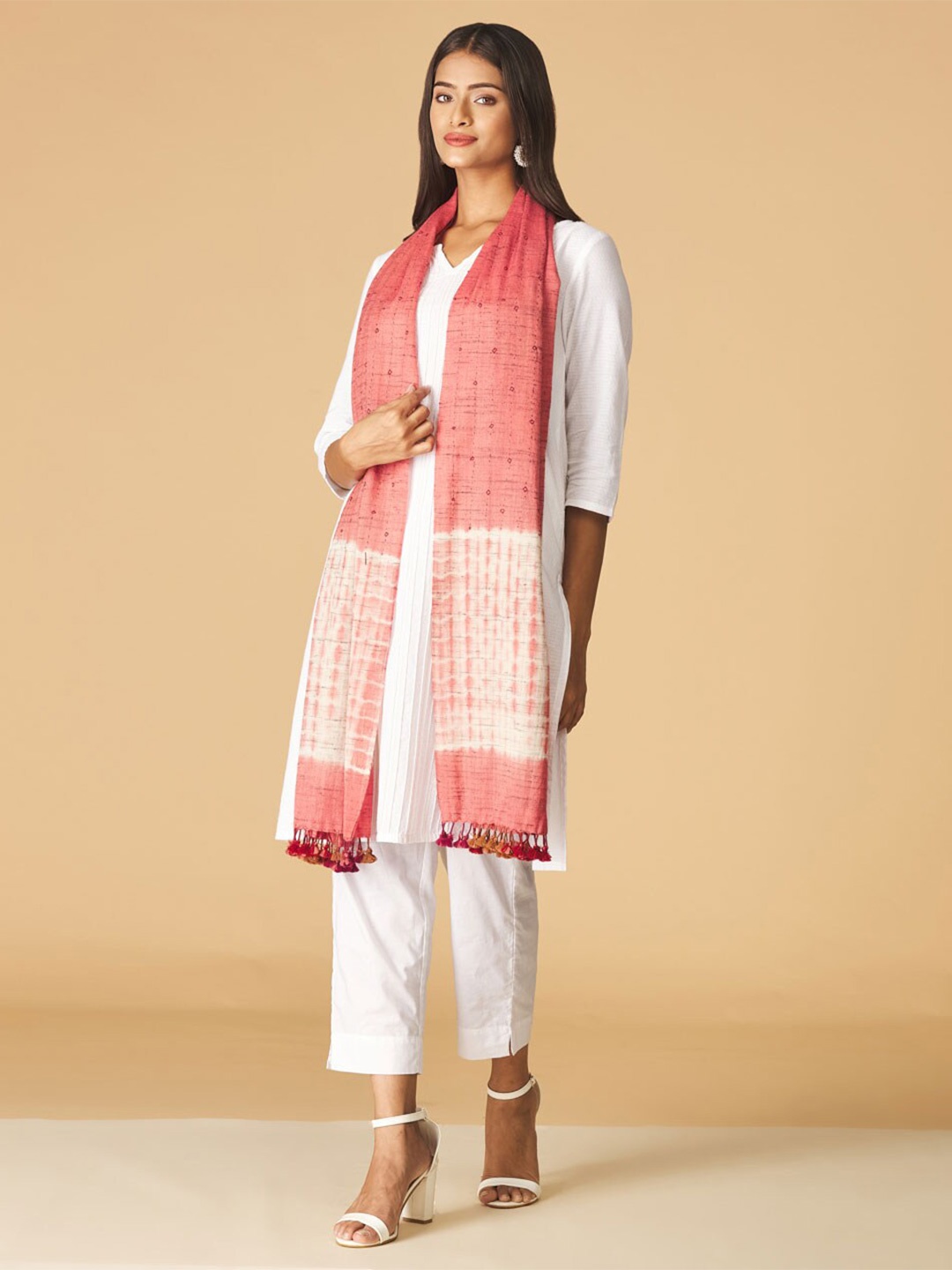 

Fabindia Women Peach-Coloured & Off White Stole