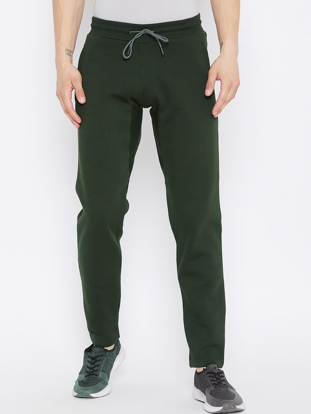 

UNPAR Men Olive Green Solid Track Pants