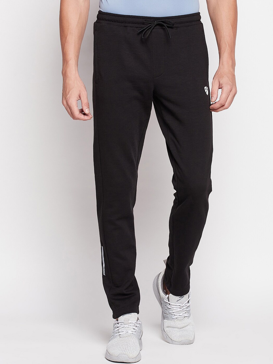 

UNPAR Men Black Solid Track Pants