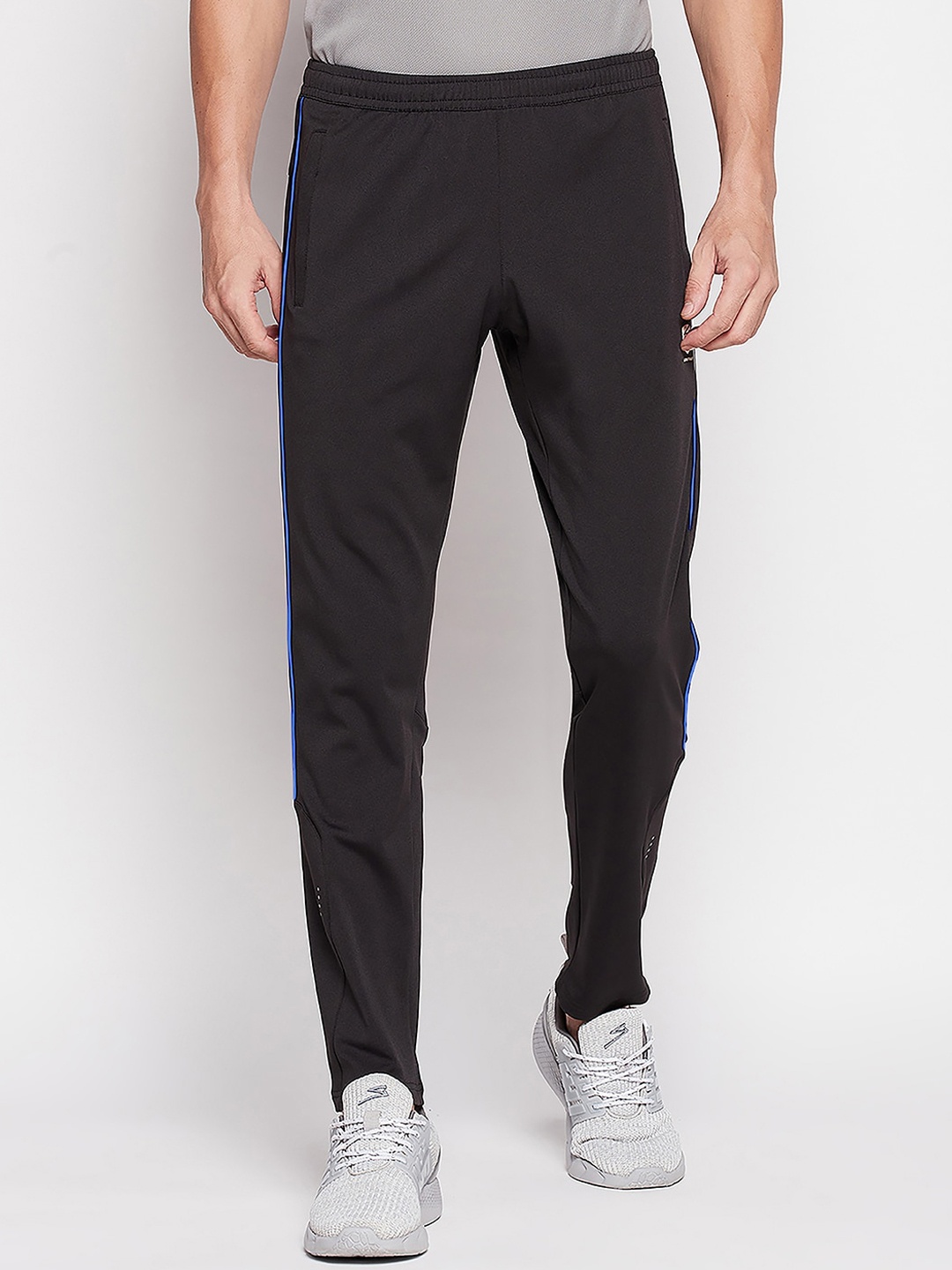 

UNPAR Men Black Solid Regular Fit Track Pants