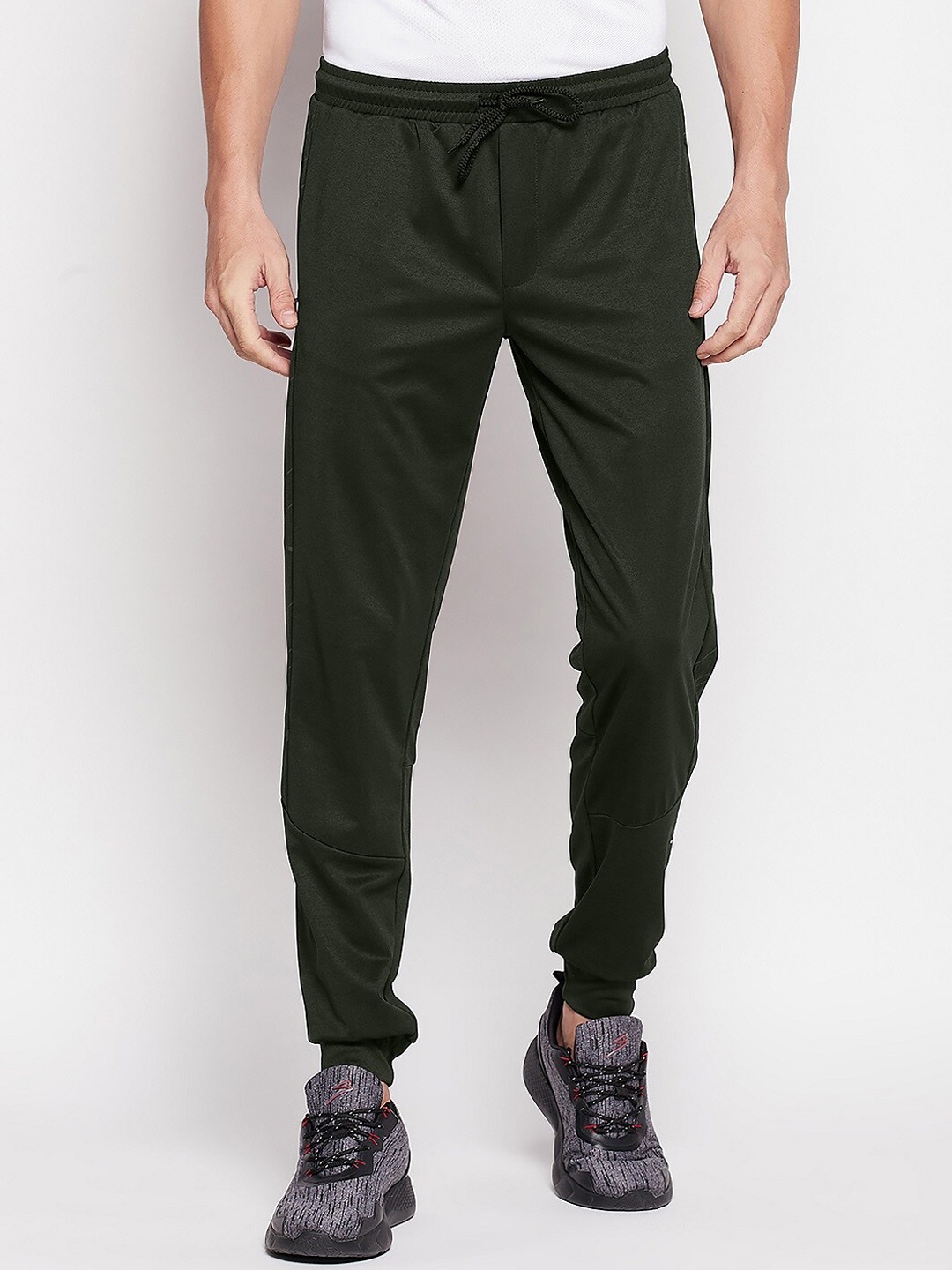 

UNPAR Men Olive Green Solid Regular Fit Joggers