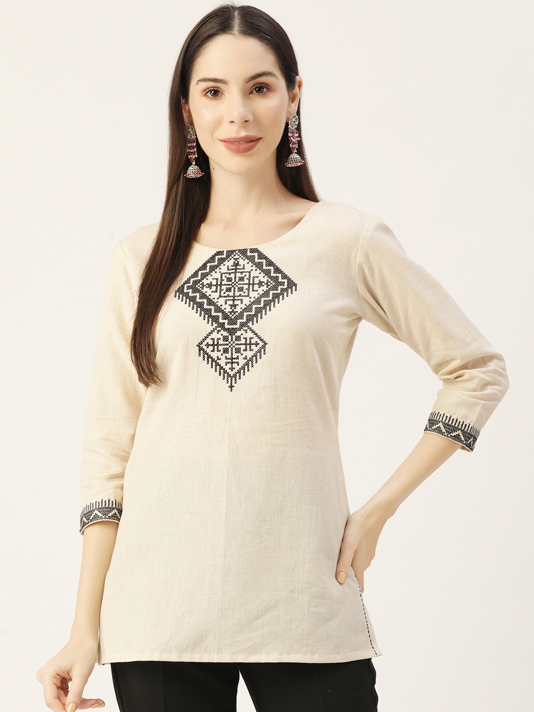 

MissKurti Women Off White & Black Ethnic Motifs Embroidered Tunic
