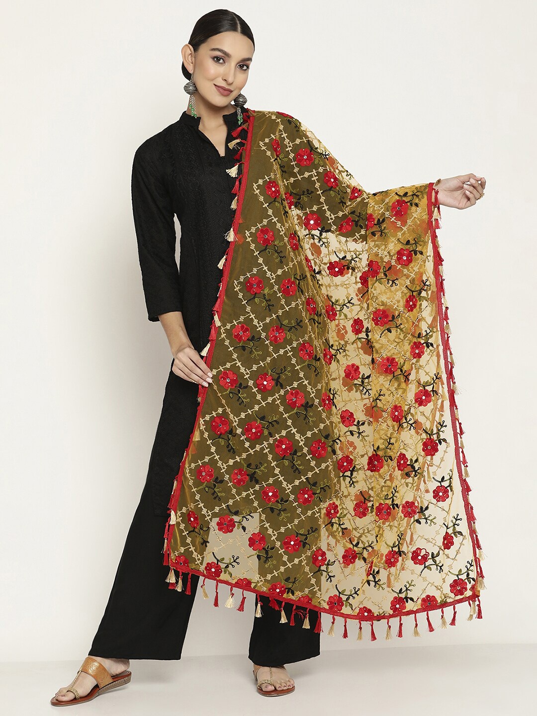 

Sugathari Women Yellow & Red Embroidered Thread Work Dupatta