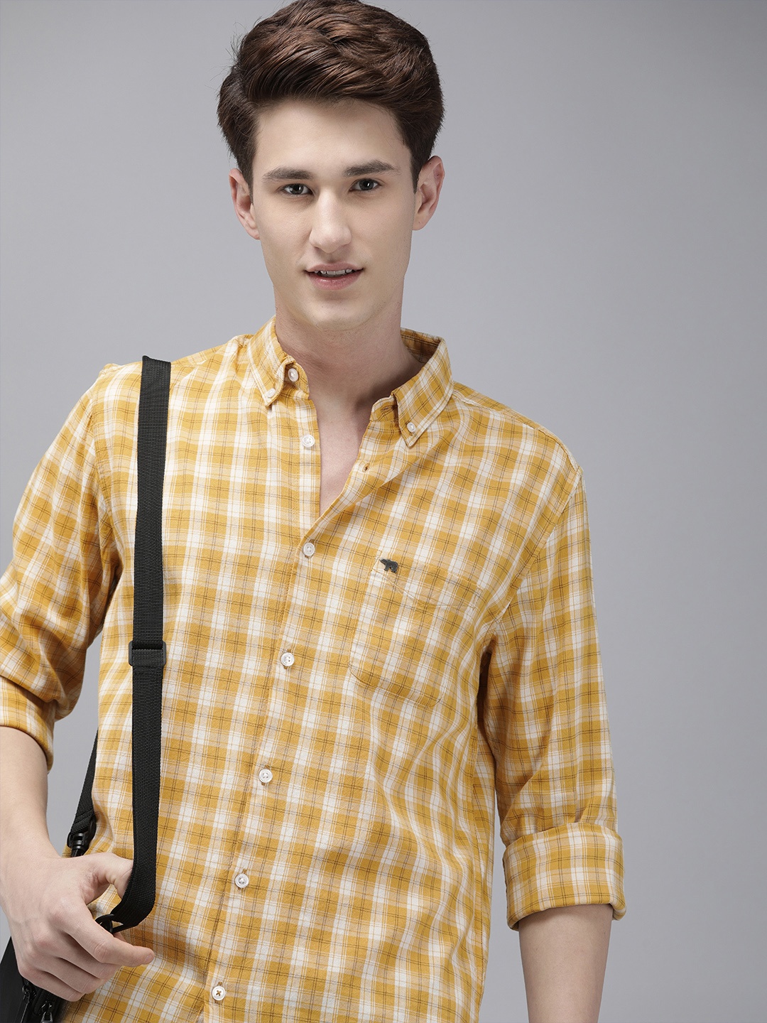 

THE BEAR HOUSE Men Yellow Slim Fit Checked Casual Shirt