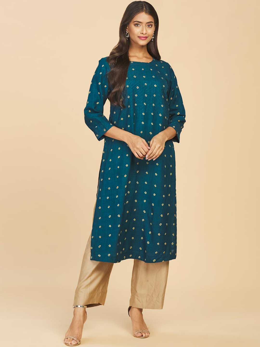 

Fabindia Geometric Embroidered Kurta, Blue