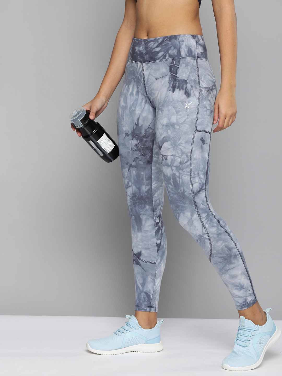 

HRX By Hrithik Roshan Women Navy Blue Tie and Dye Print Training Tights