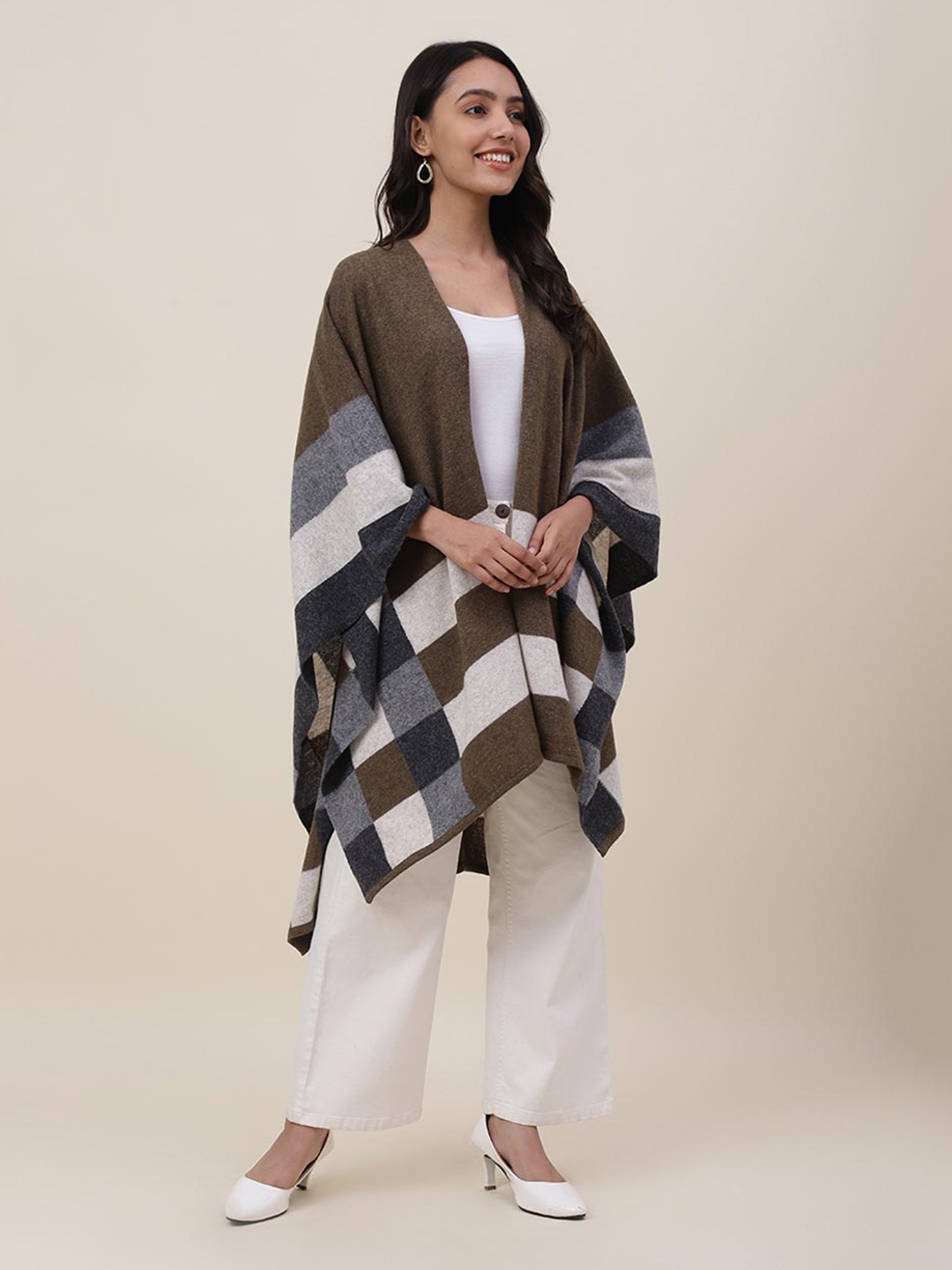 

Fabindia Women Beige & Brown Colourblocked Shrug