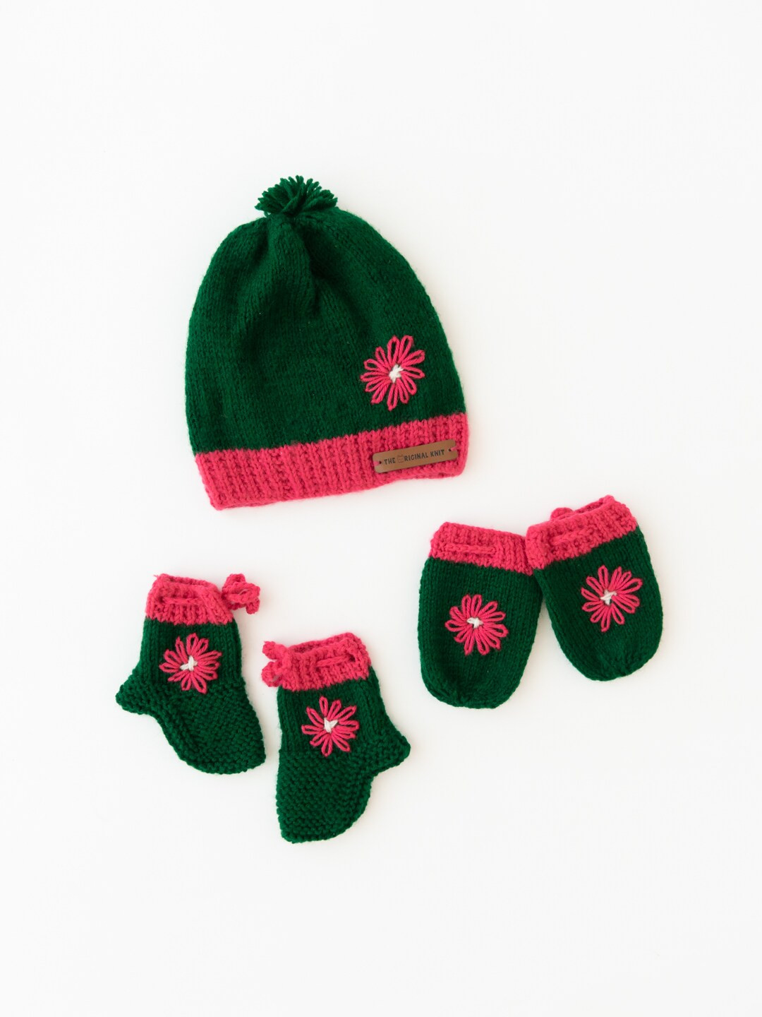 

The Original Knit Kids Green & Pink Acrylic Beanie Cap With Socks & Mittens