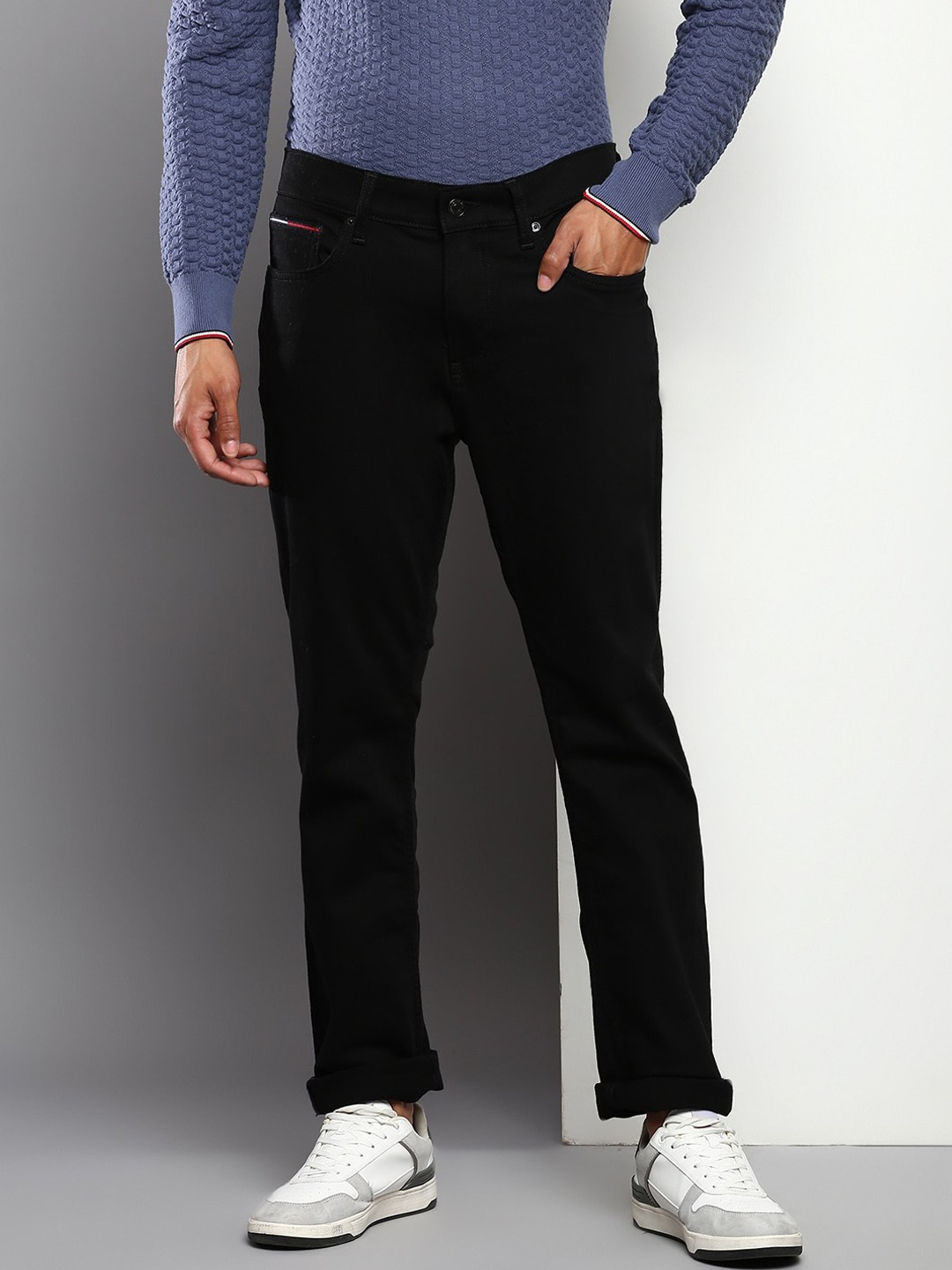 

Tommy Hilfiger Men Black Straight Fit Cotton Jeans