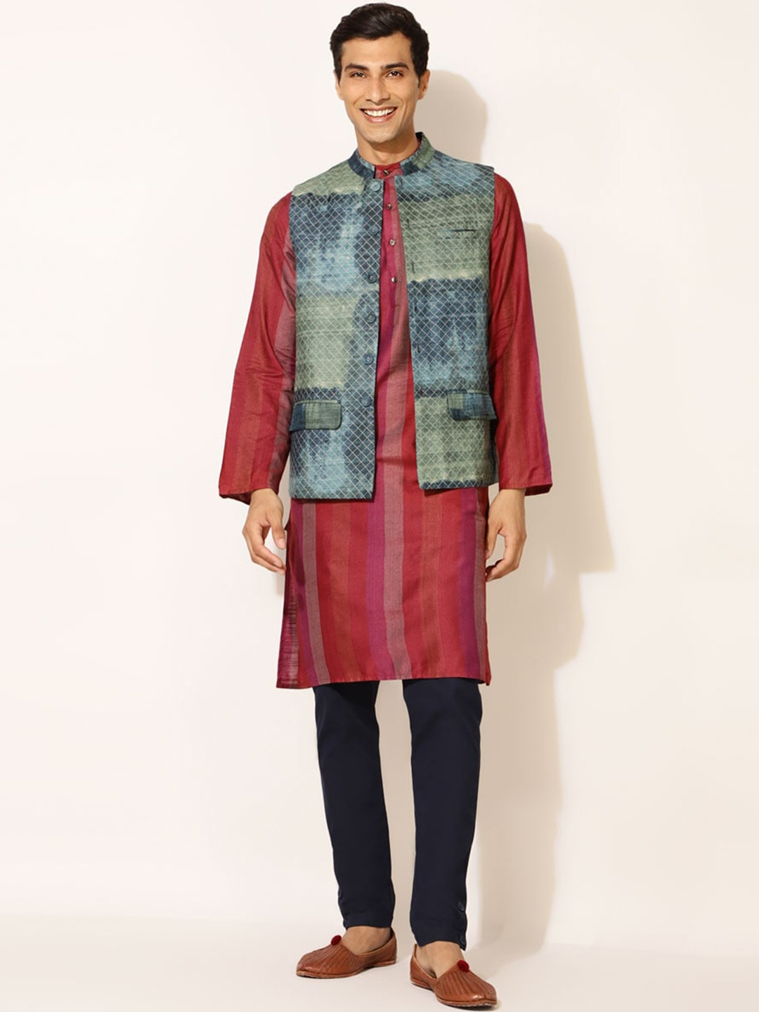 

Fabindia Striped Mandarin Collar Straight Regular Kurta, Maroon