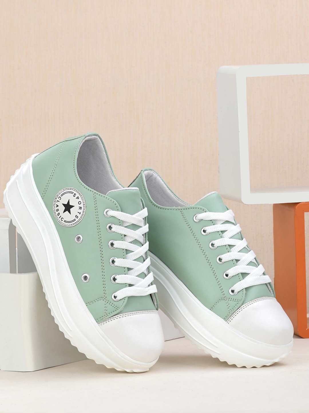 

Hundo P Women Green Colourblocked Sneakers