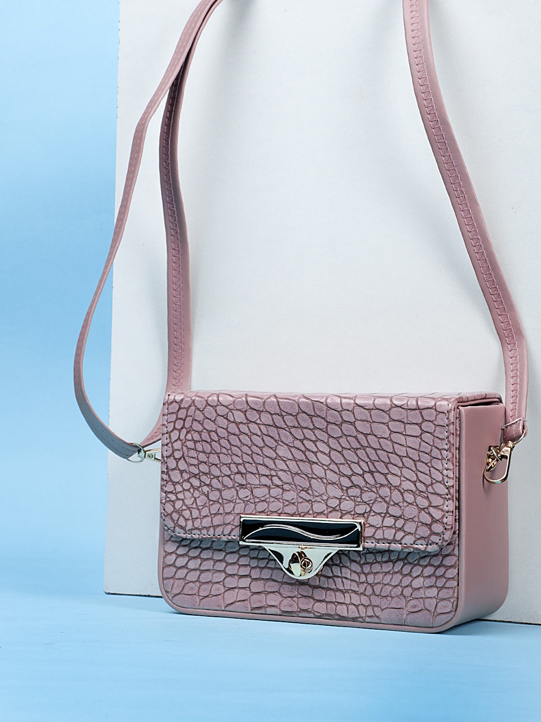 

Bag Pepper Pink Textured Structured Sling Bag