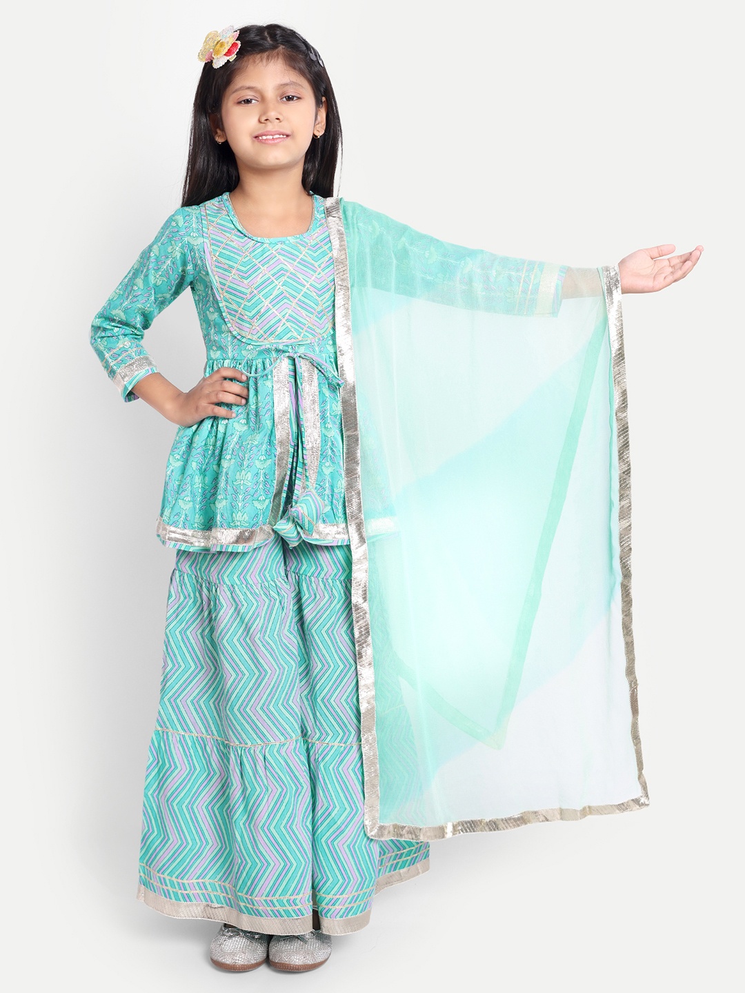 

Ka-mee Girls Sea Green Printed Gotta Patti Pure Cotton Kurta with Skirt & Dupatta