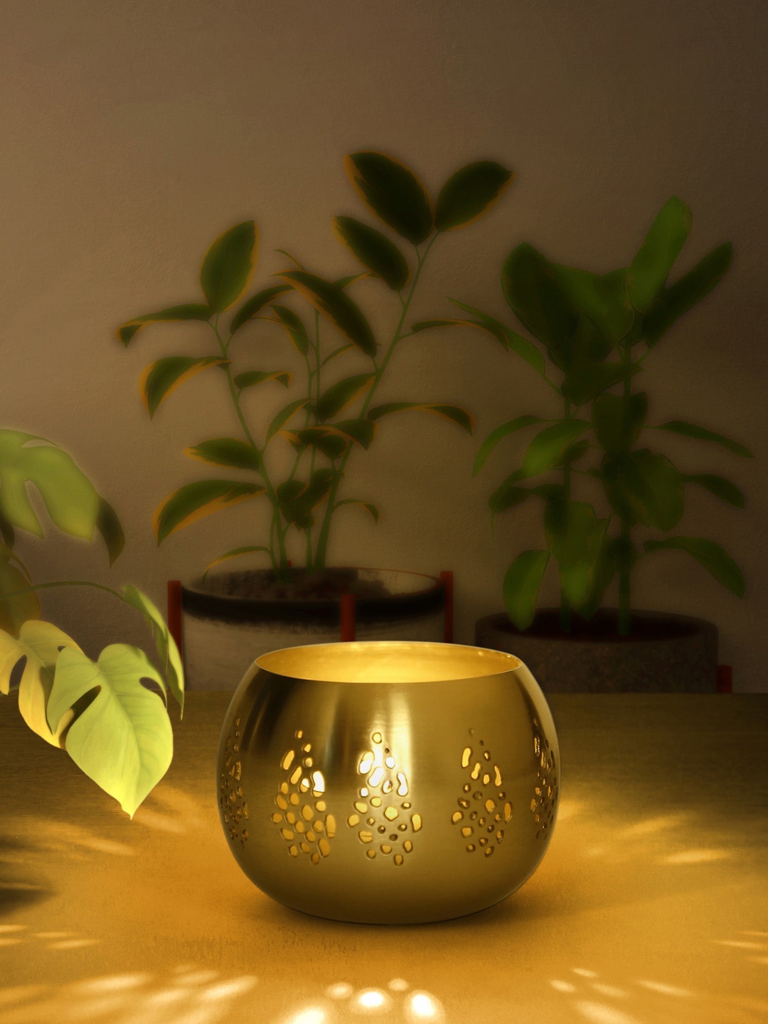 

Living scapes by Pantaloons Gold-Toned Iron Candle Holder