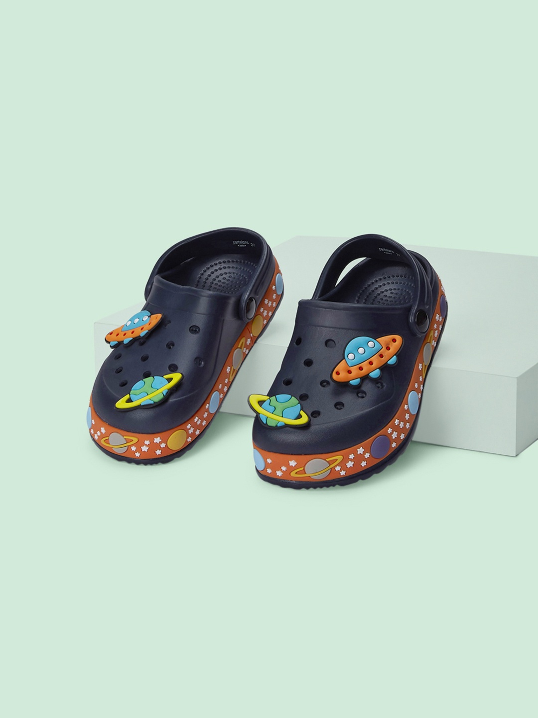 

Pantaloons Junior Boys Blue Printed Slip-On Sneakers