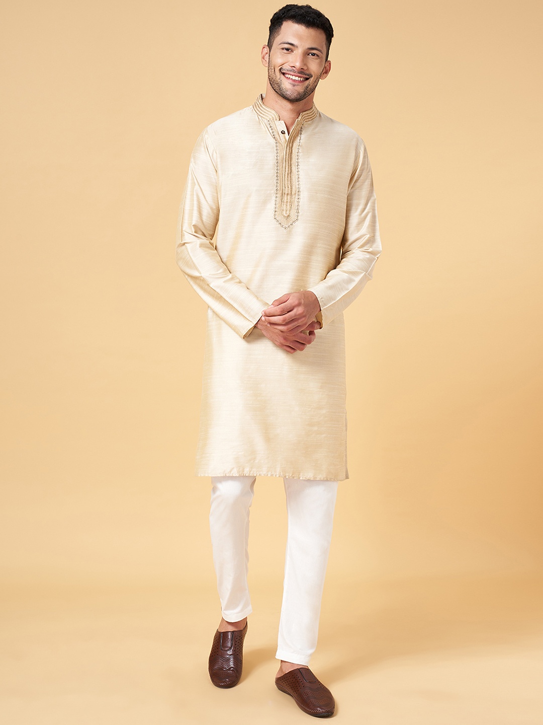 

indus route by Pantaloons Mandarin Collar Kurta, Off white