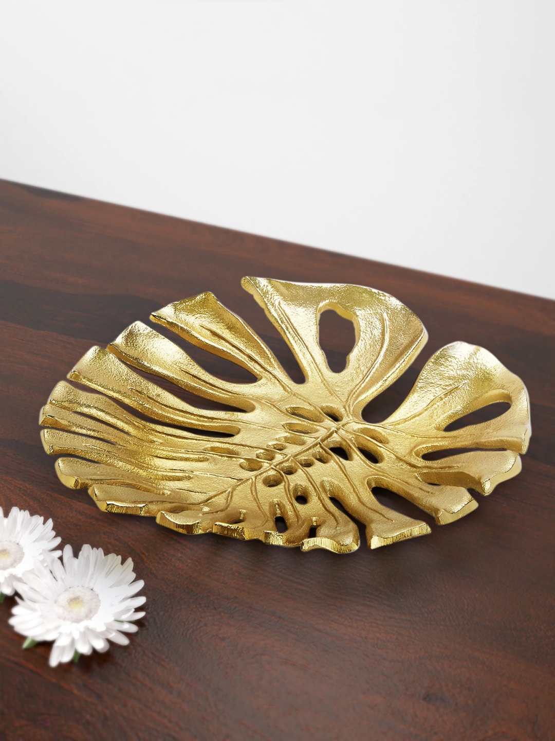 

Living scapes by Pantaloons Gold-Toned Textured Serving Platter