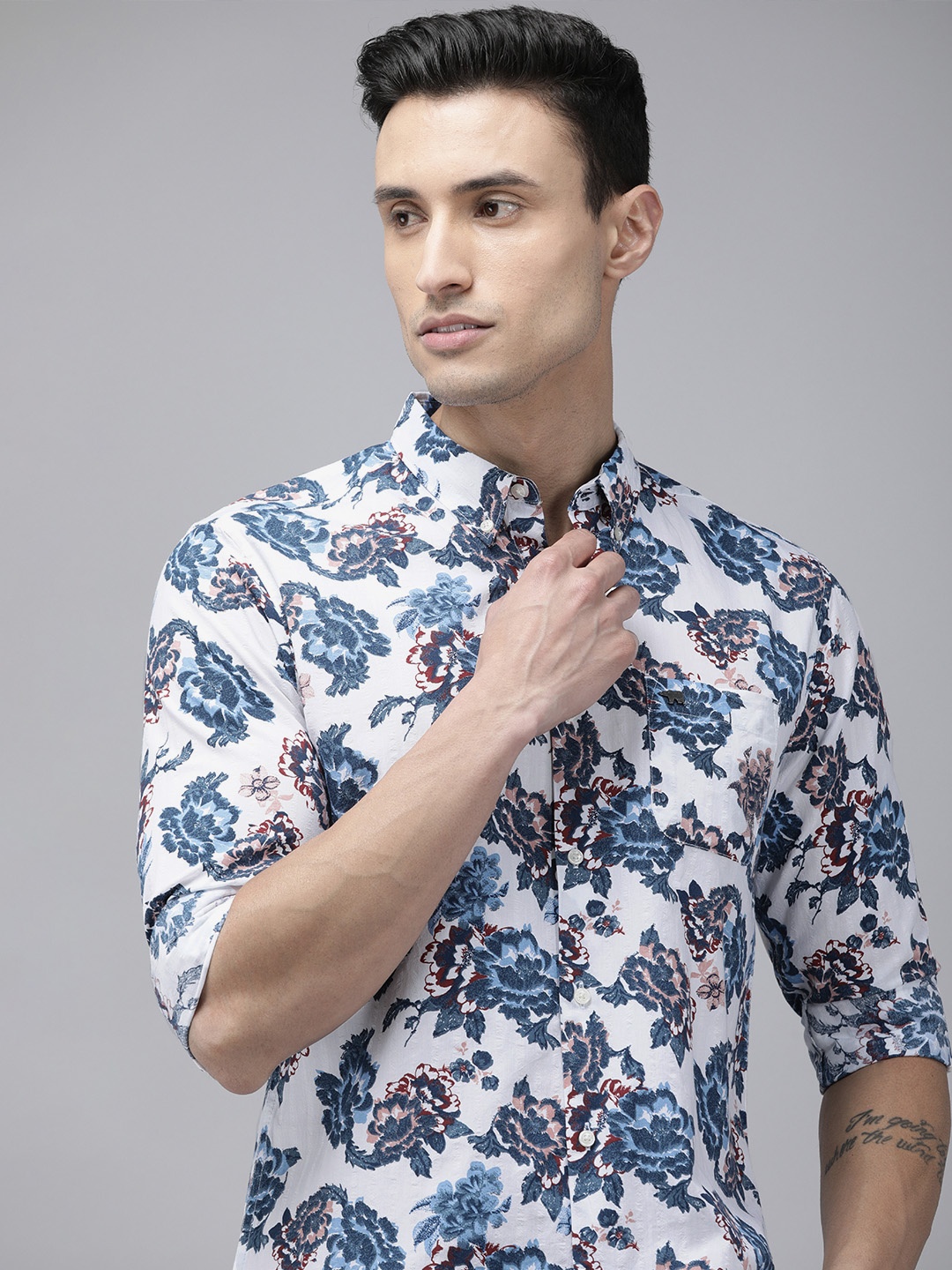

THE BEAR HOUSE Men White Pure Cotton Slim Fit Floral Printed Casual Shirt