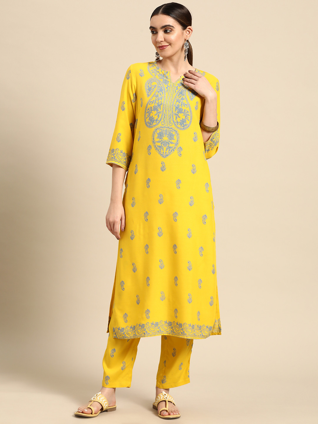 

Anouk Women Paisley Printed Kurta with Trousers, Yellow