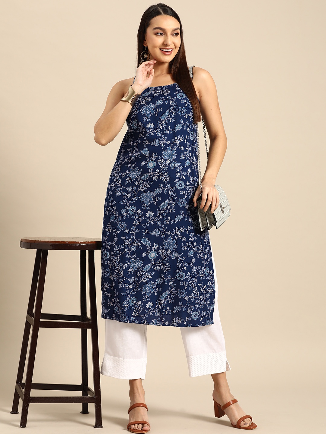 

Anouk Women Floral Printed Floral Straight Kurta, Navy blue