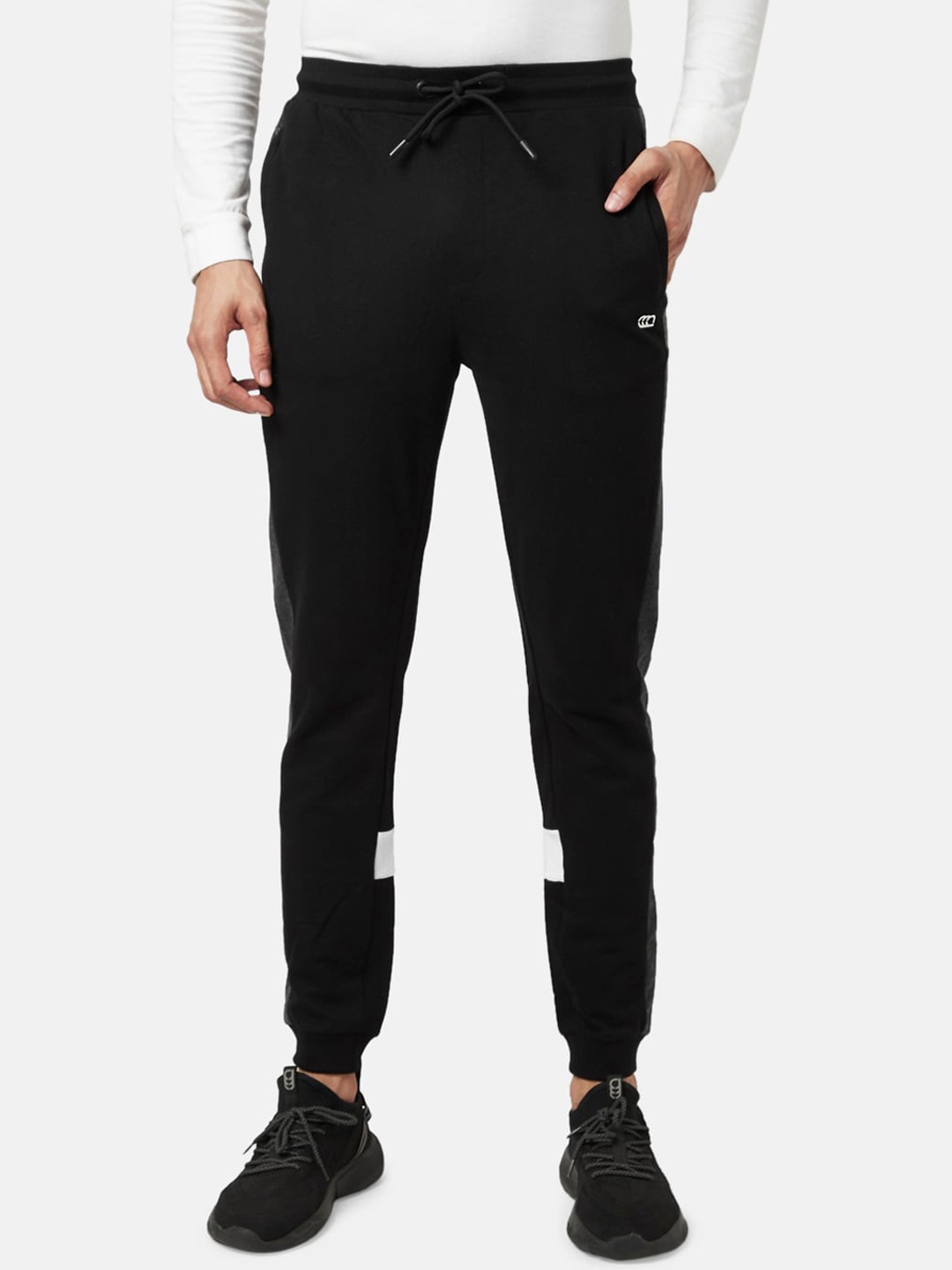 

Ajile by Pantaloons Men Black Solid Cotton Slim-Fit Jogger