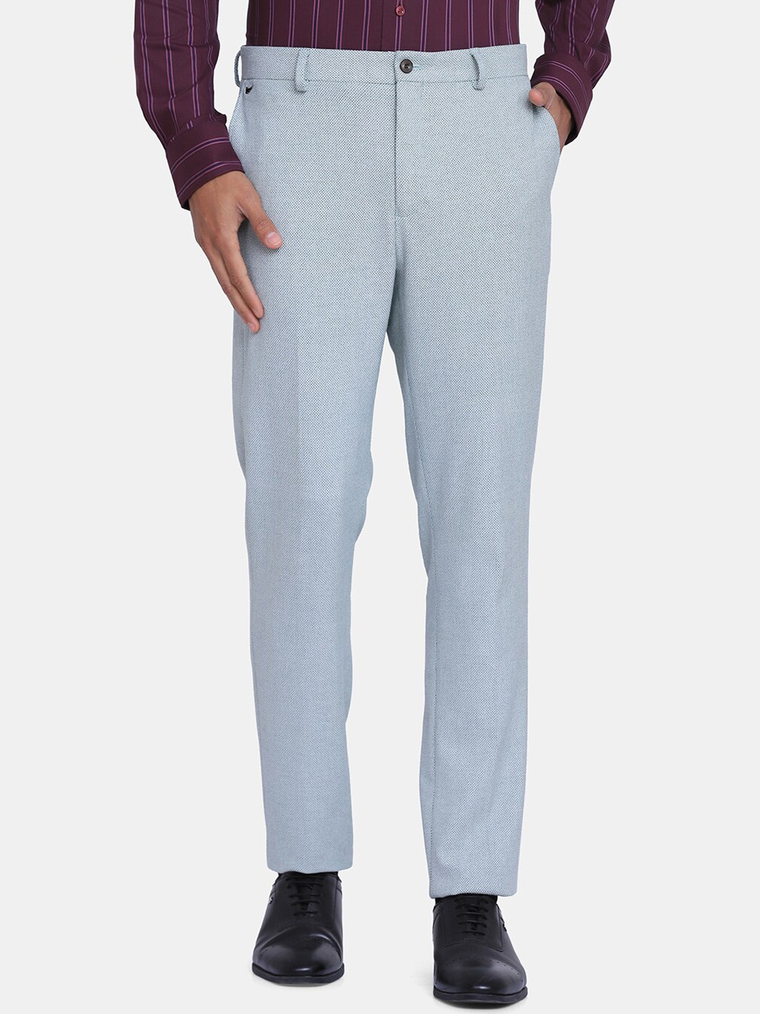 

Blackberrys Men Comfort Straight Fit Low-Rise Trousers, Blue
