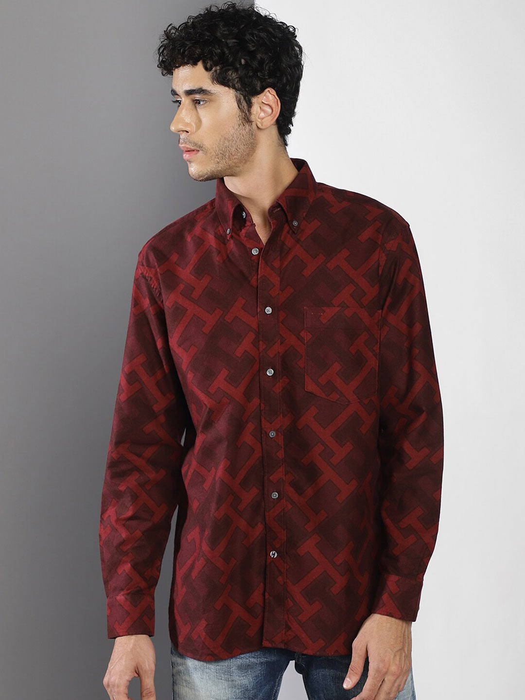 

Tommy Hilfiger Men Burgundy Printed Pure Cotton Casual Shirt