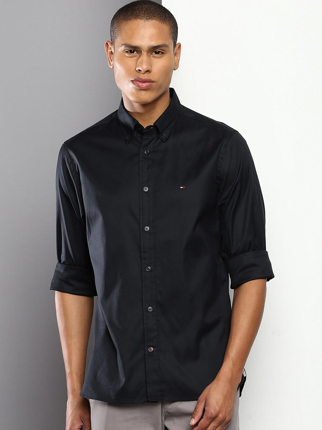 

Tommy Hilfiger Men Black Cotton Casual Shirt