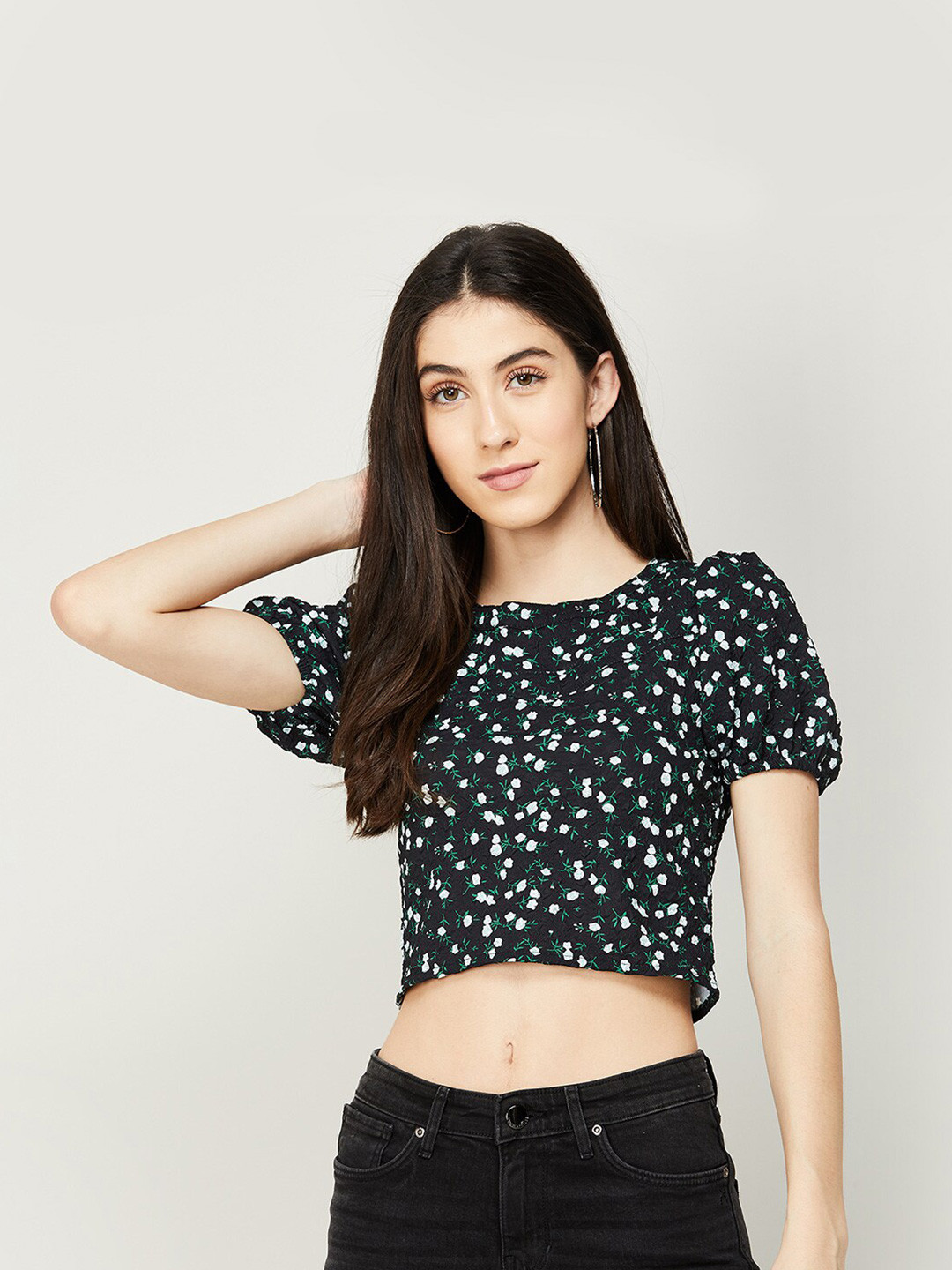 

Ginger by Lifestyle Black & Green Floral Printed Crop Top