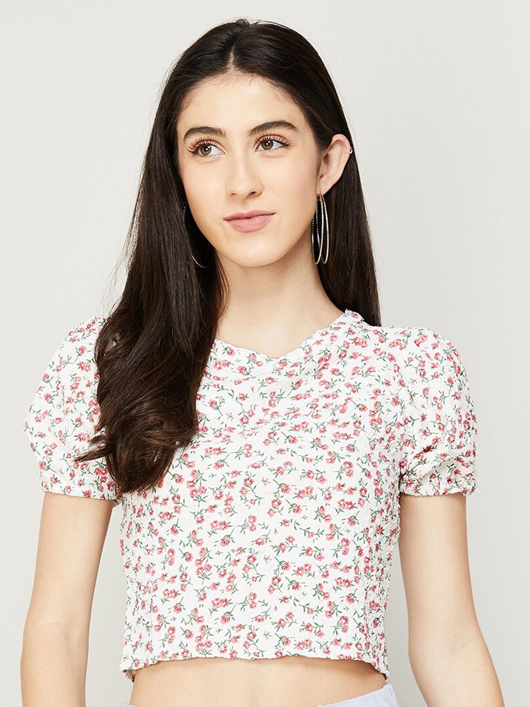 

Ginger by Lifestyle White & Pink Floral Printed Crop Top