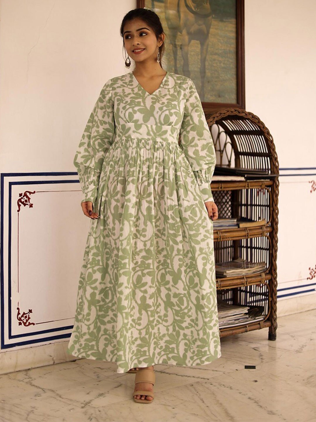 

Twilldor Women Green & Beige Floral Printed Cotton Maxi Dress