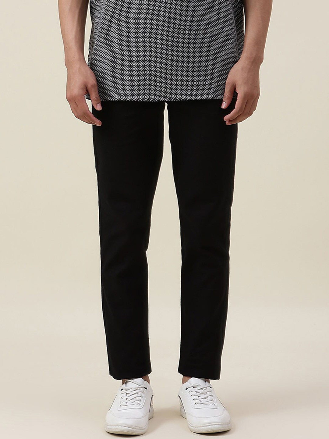 

Fabindia Men Black Cotton Trousers