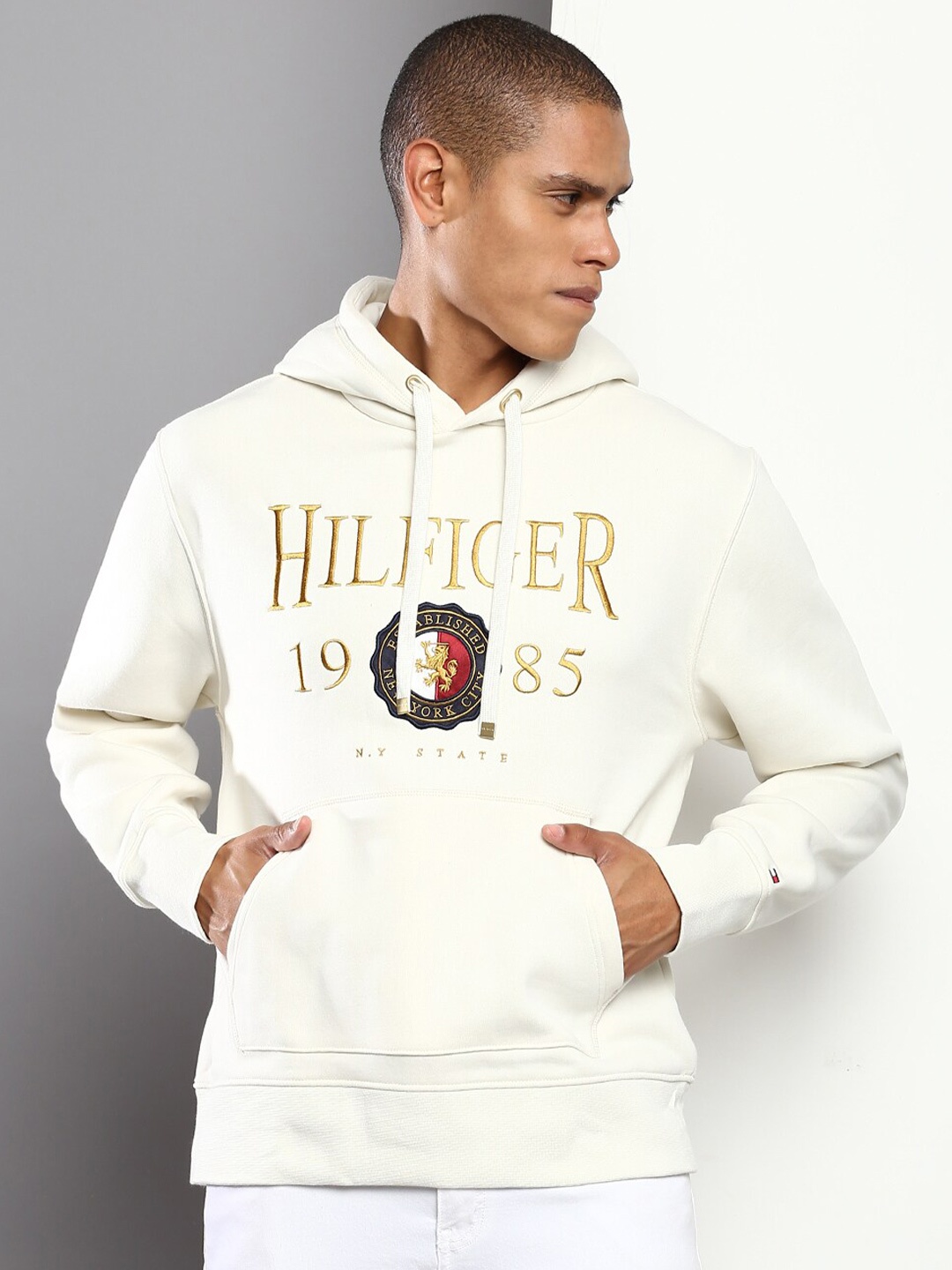 

Tommy Hilfiger Men White Printed Hooded Cotton Sweatshirt