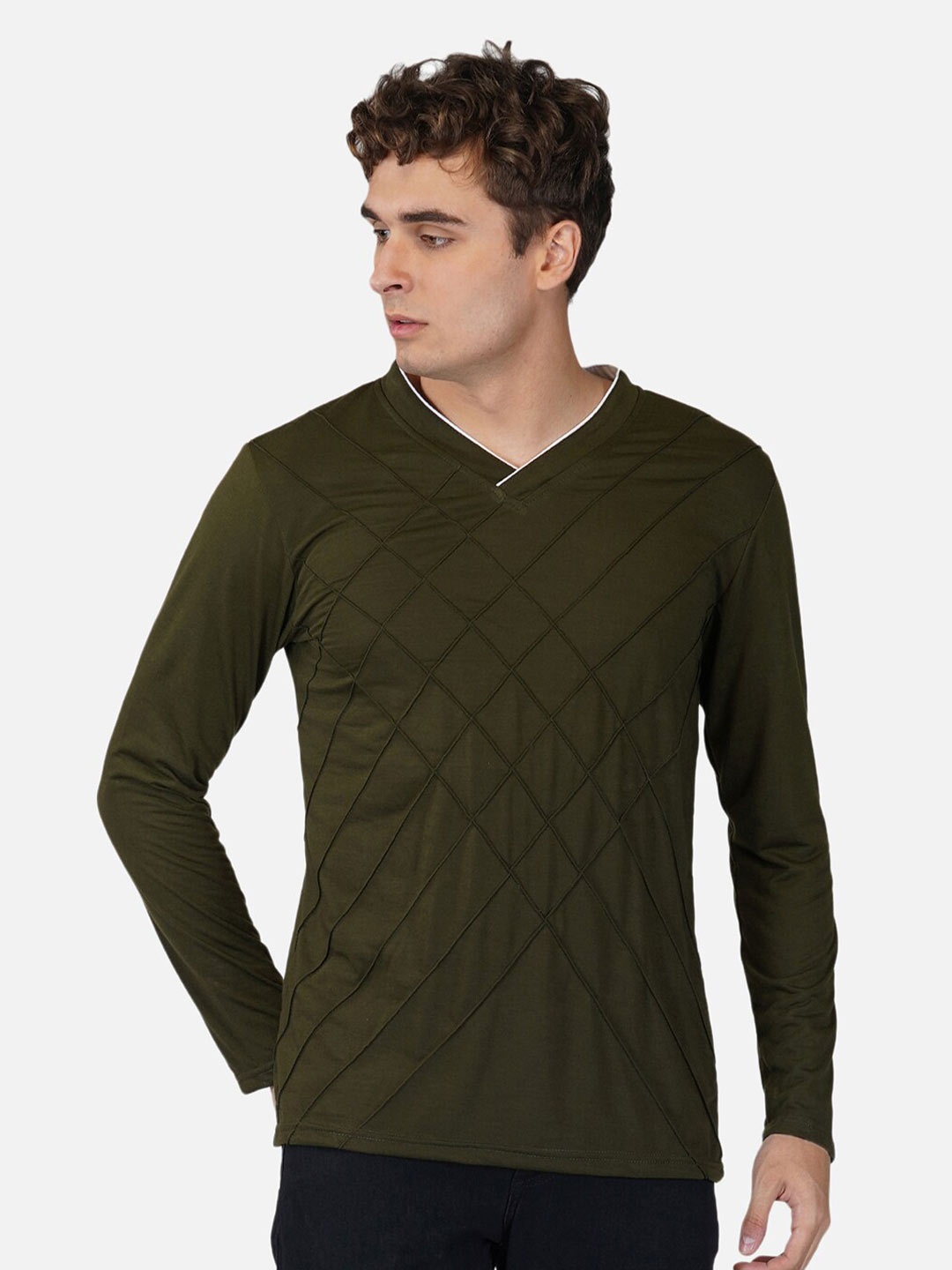 

CLAFOUTIS Men Olive Solid Green V-Neck Cotton T-shirt