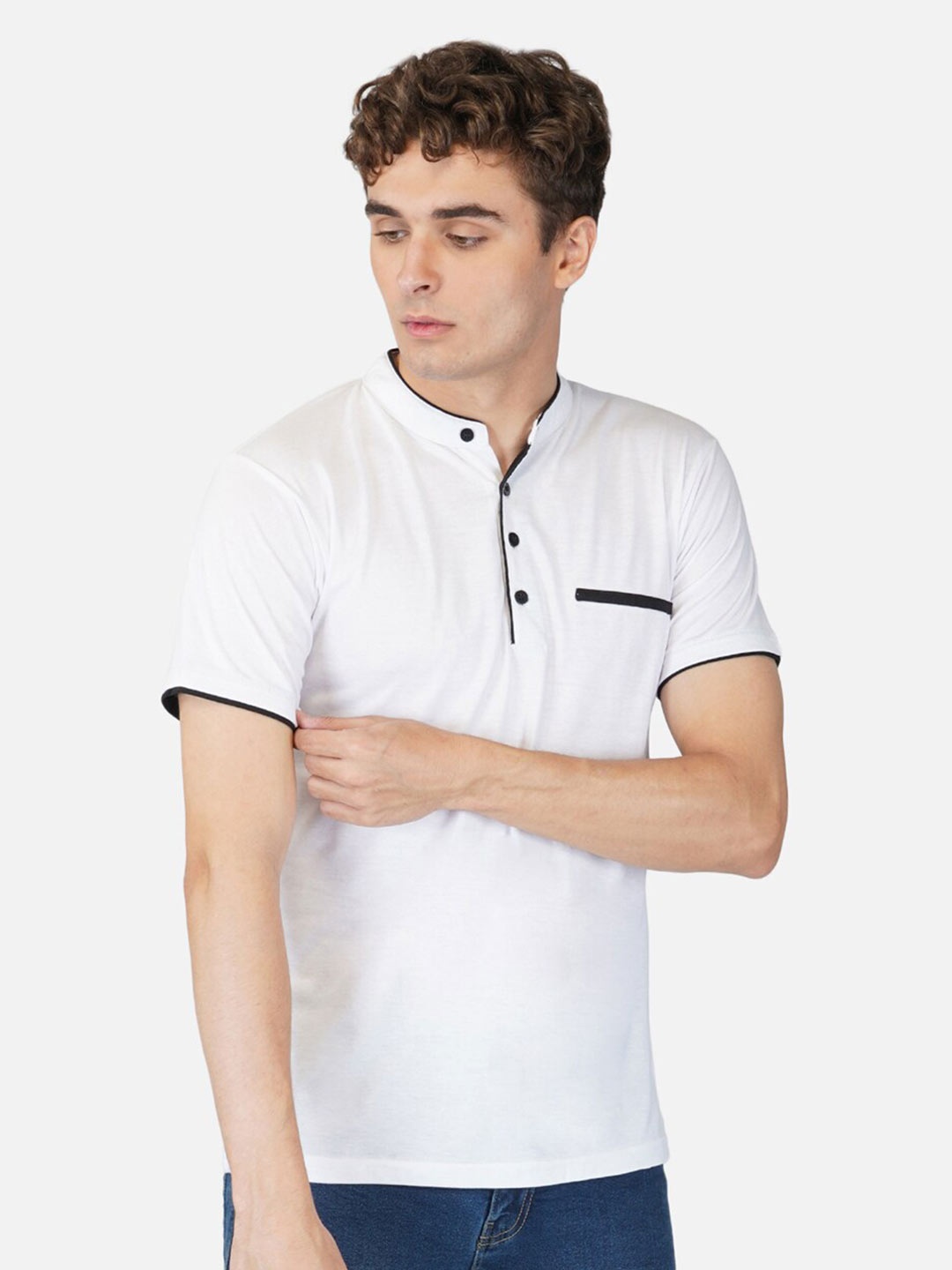 

CLAFOUTIS Men White Solid Mandarin Collar Cotton T-shirt