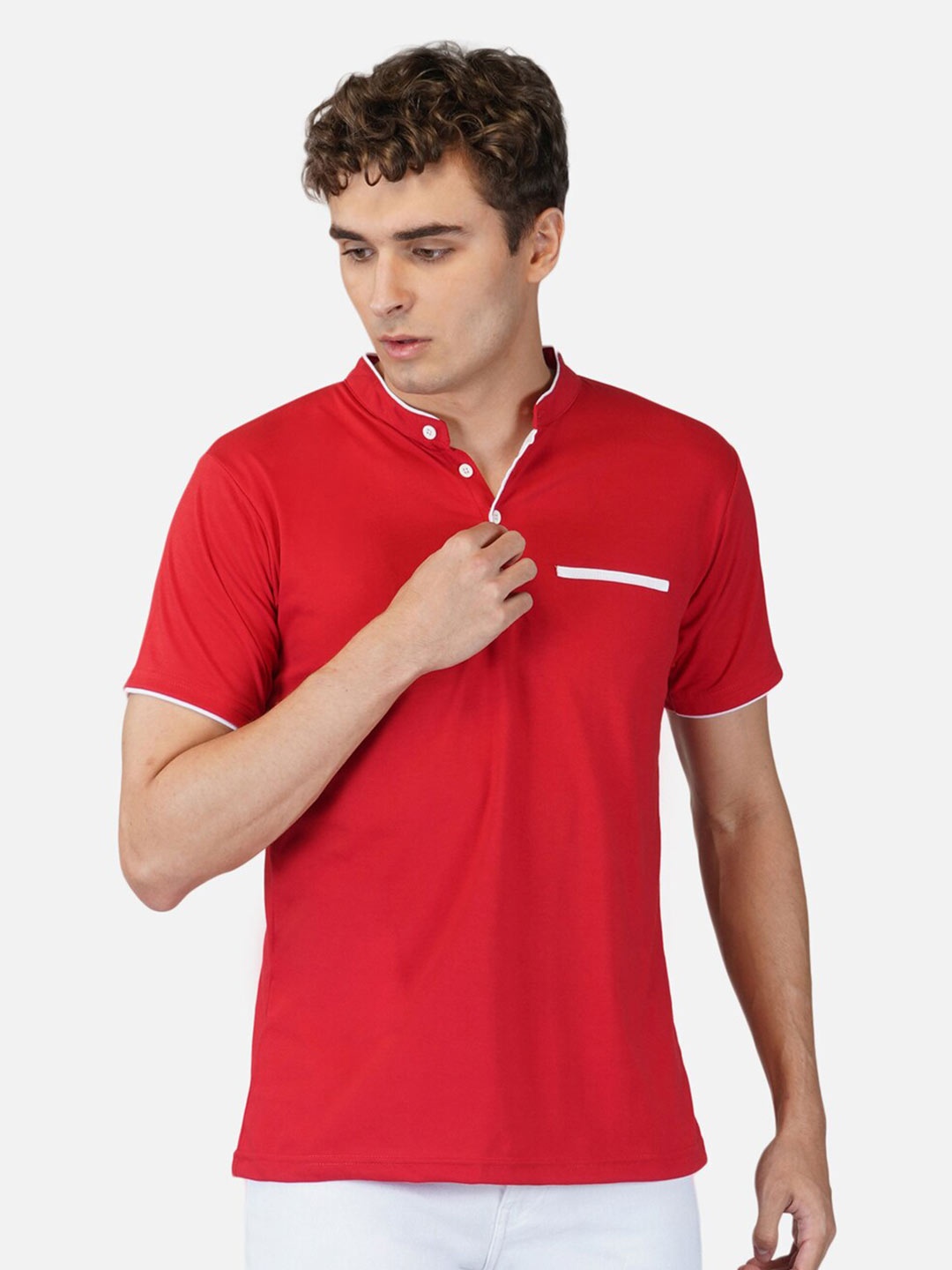 

CLAFOUTIS Men Red Solid Cotton T-shirt