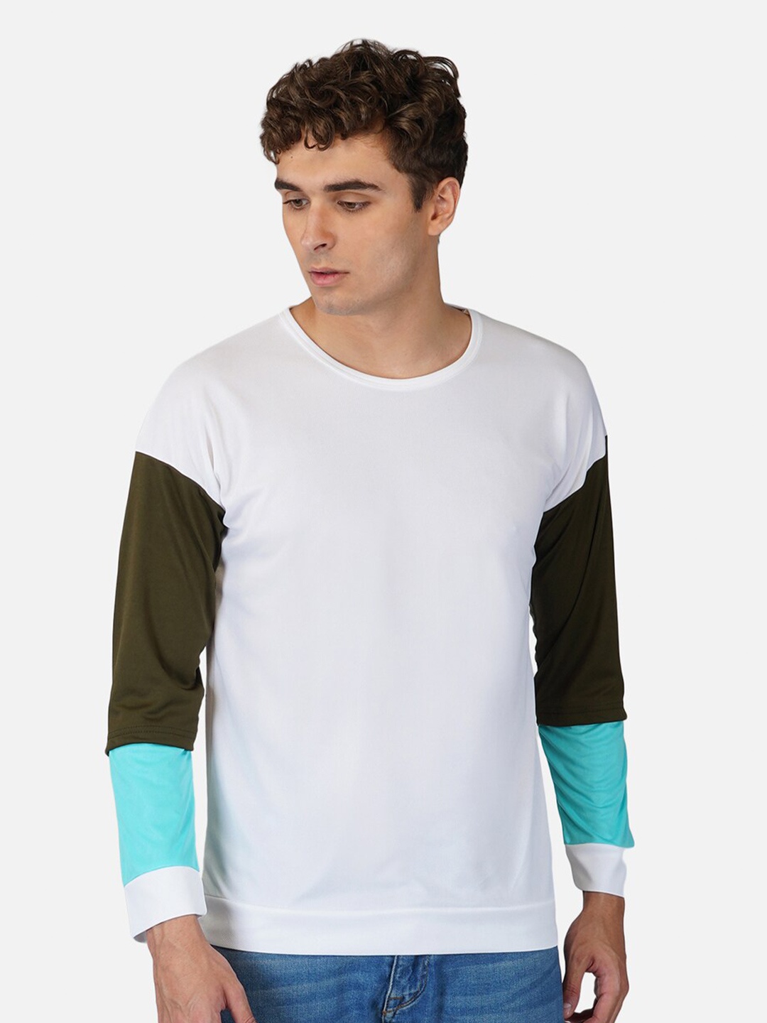 

CLAFOUTIS Men White & Blue Colourblocked Extended Sleeves T-shirt