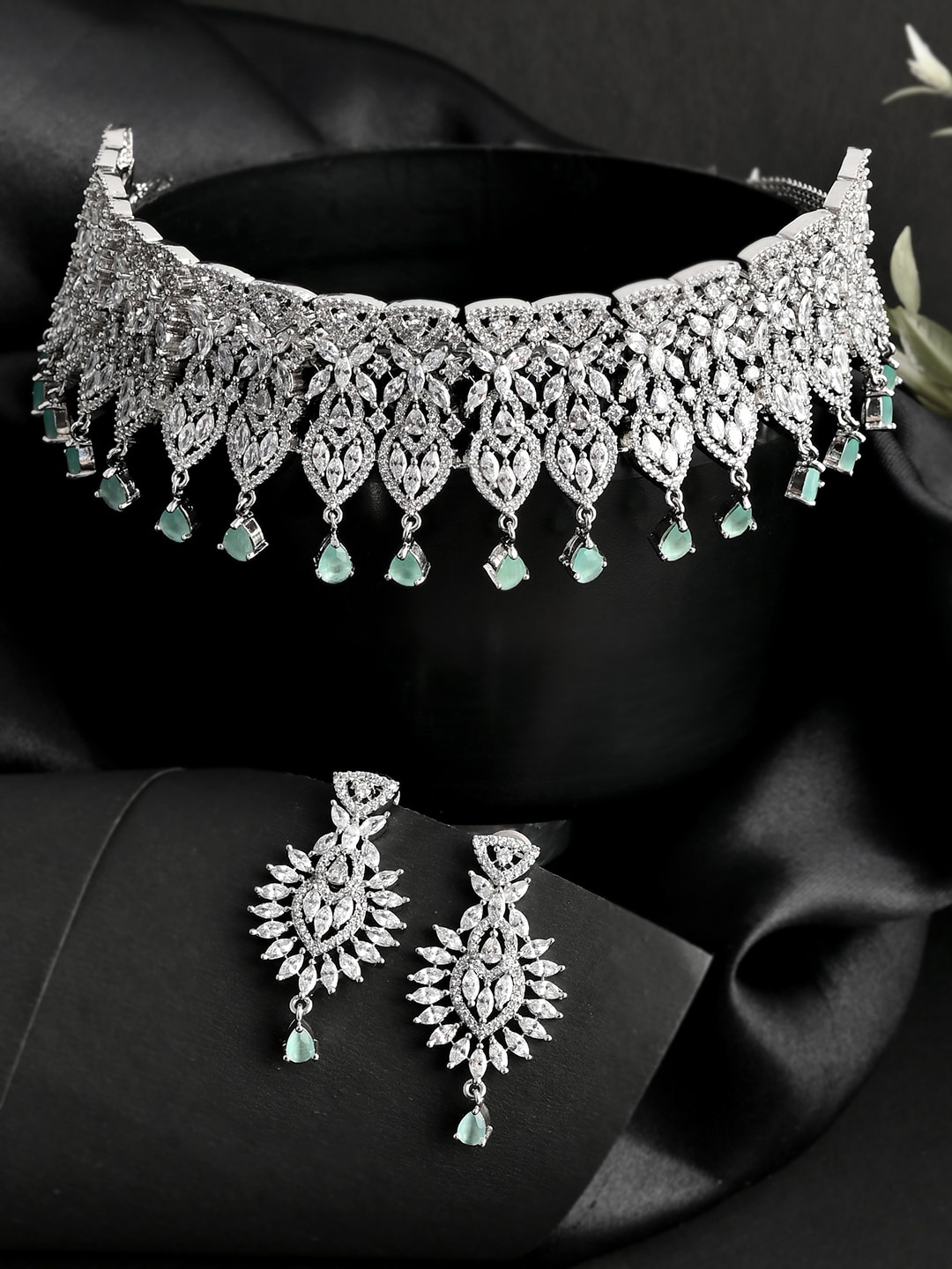 

Voylla Rhodium-Plated Silver-Toned Green Stone-Studded Jewellery Set