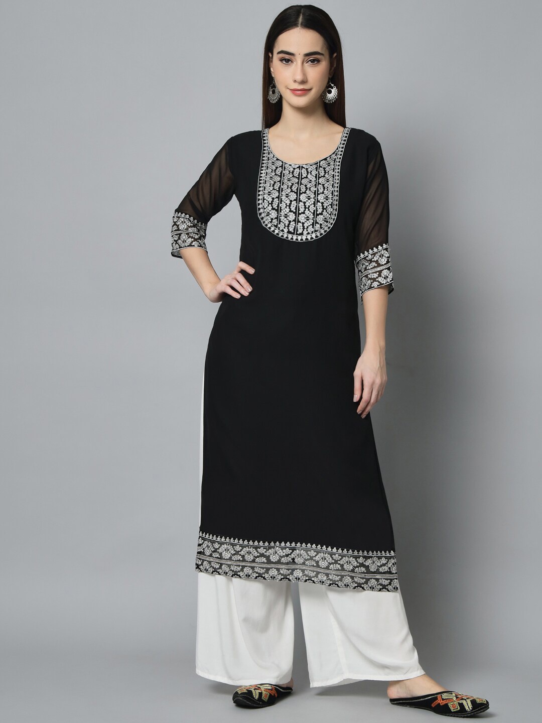 

VAIRAGEE Women Black & Cream-Coloured Floral Yoke Design Georgette Kurta