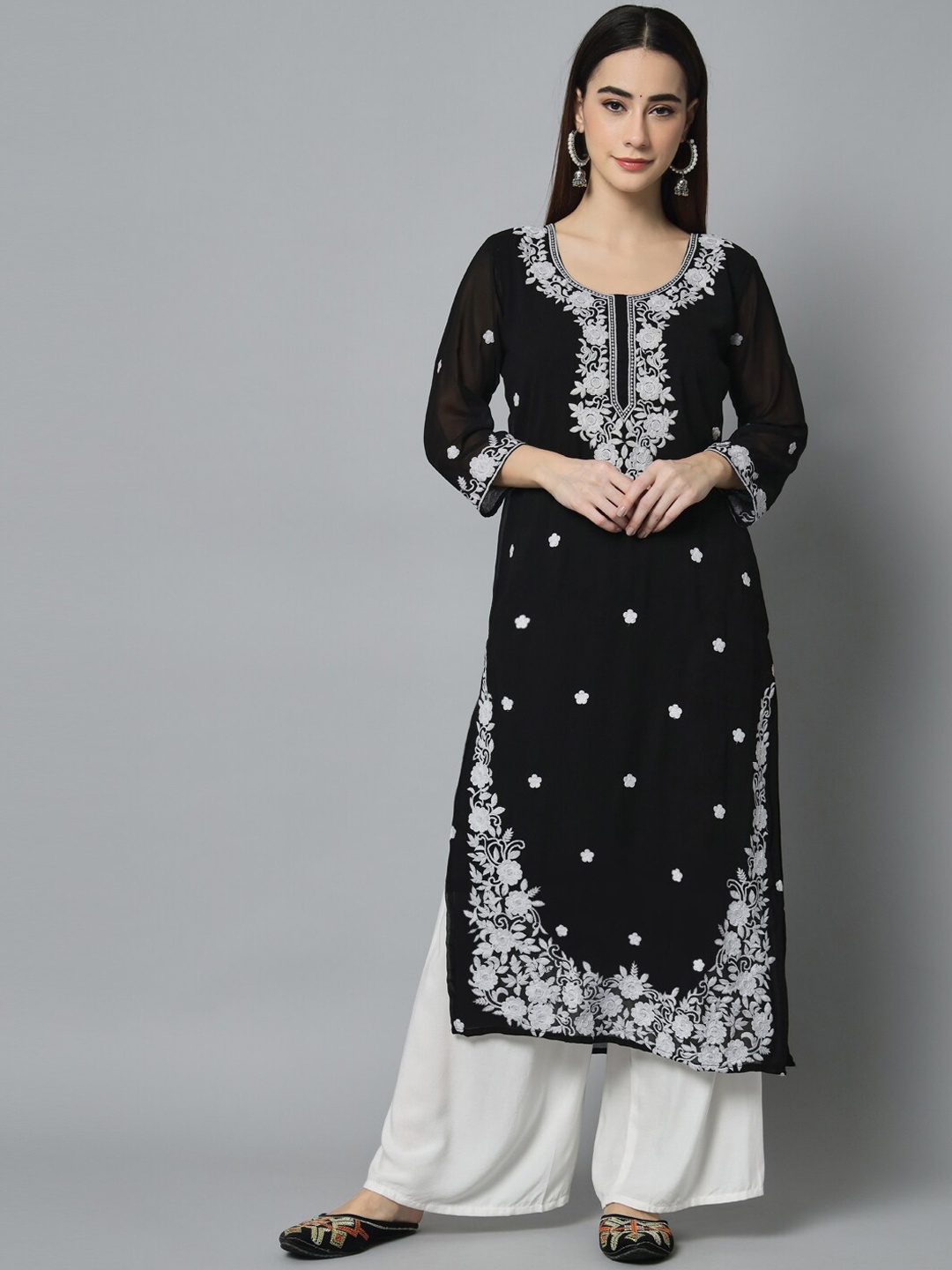 

VAIRAGEE Scoop Neck Floral Embroidered Flared Sleeves Chikankari Georgette Kurta, Black