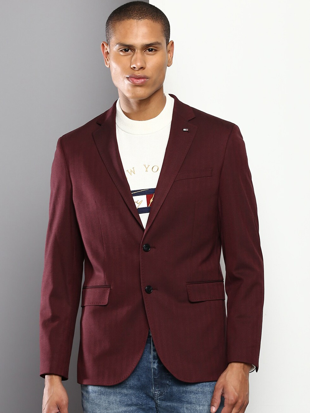 

Tommy Hilfiger Men Maroon Self-Design Single-Breasted Blazer