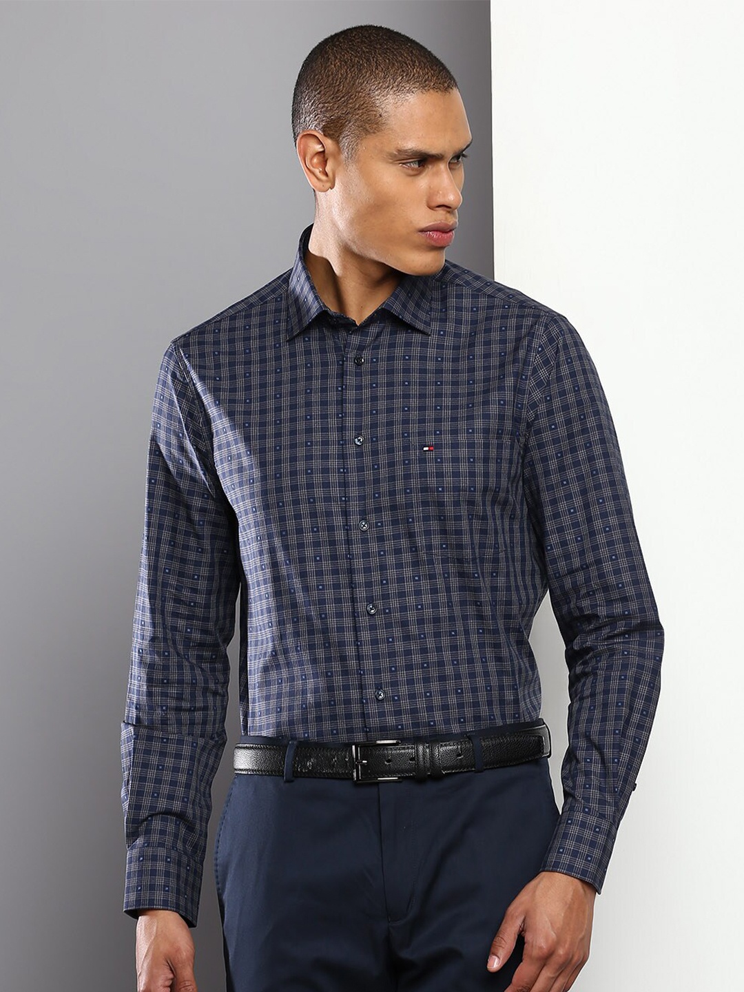 

Tommy Hilfiger Men Navy Blue Checked Pure Cotton Formal Shirt