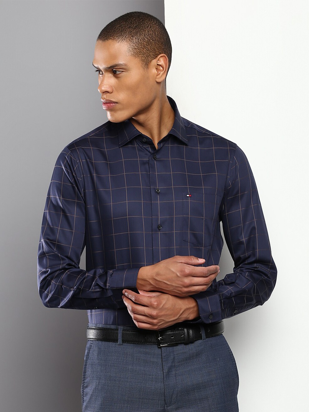 

Tommy Hilfiger Men Windowpane Checks Checked Pure Cotton Formal Shirt, Navy blue