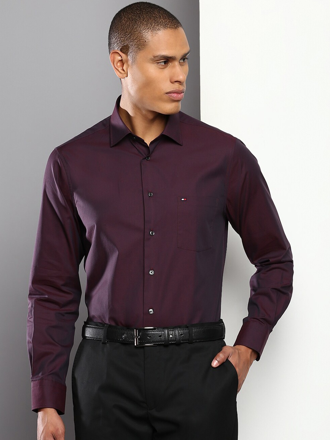 

Tommy Hilfiger Men Maroon Self Design Pure Cotton Formal Shirt