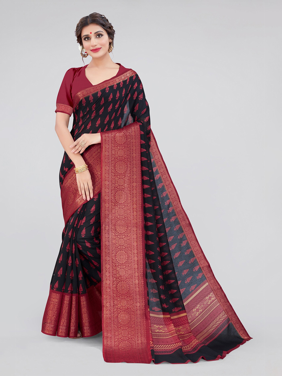 

MIRCHI FASHION Black & Red Floral Zari Block Print Saree